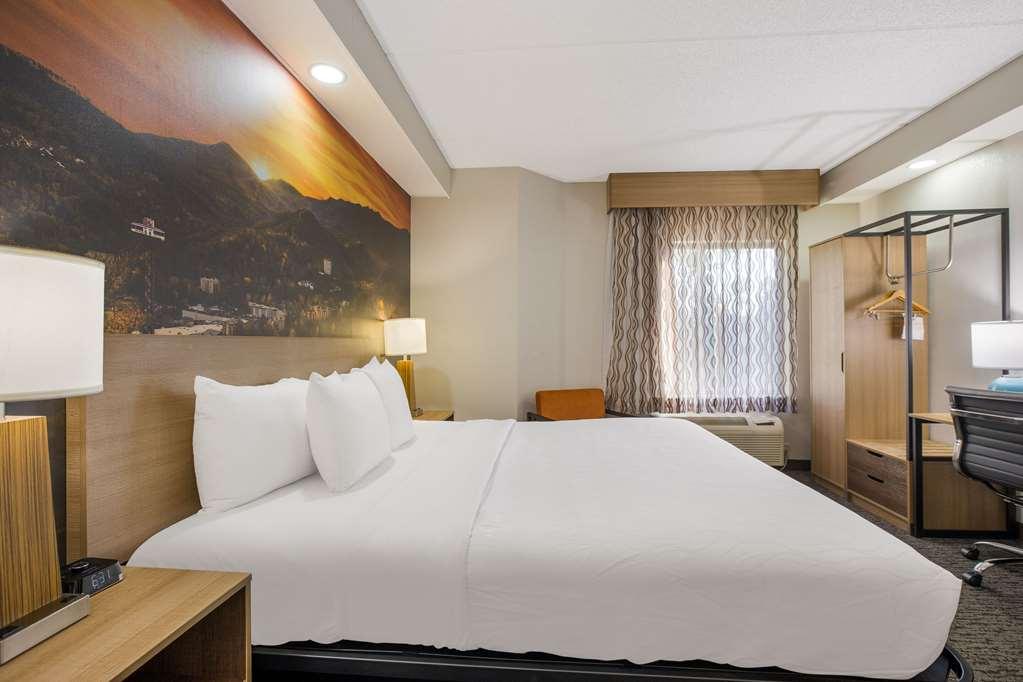 Clarion Pointe Sevierville-Pigeon Forge Habitación foto